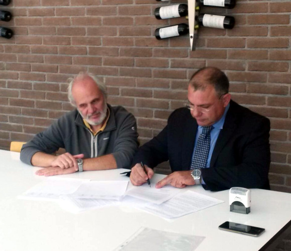 il Presidente Maiorana firma la convenzione con IAR Aosta 